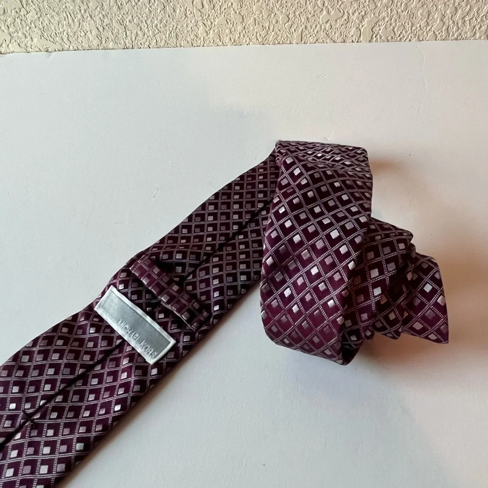 Michael Kors Geometric Maroon Mens Neck Tie 100% Silk